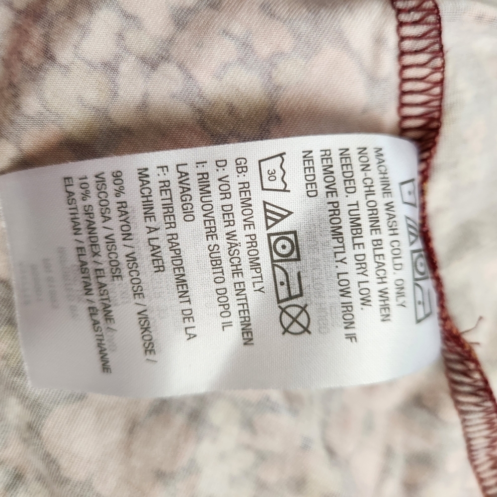 LOGO by Lori Goldstein Floral Tunic Top Size M Shark Bite Hem 3/4 Sleeve Pockets - Picture 7 of 7